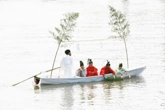鉾流神事